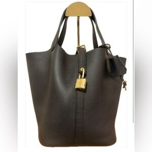 Classic bucket bag picotin Cowhide Leather  Bag with Lock & Organizer – Black